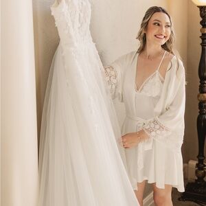 Elegant White Lace Trim Robe Anthropologie